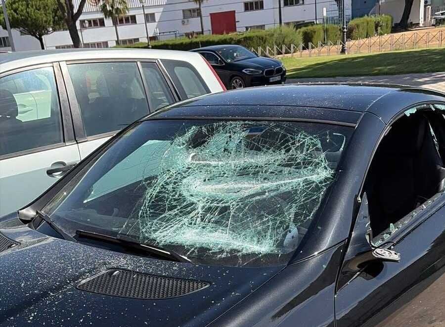 Detenido en la Playa de San Juan un hombre acusado de romper las lunas de varios coches para robar en su interior