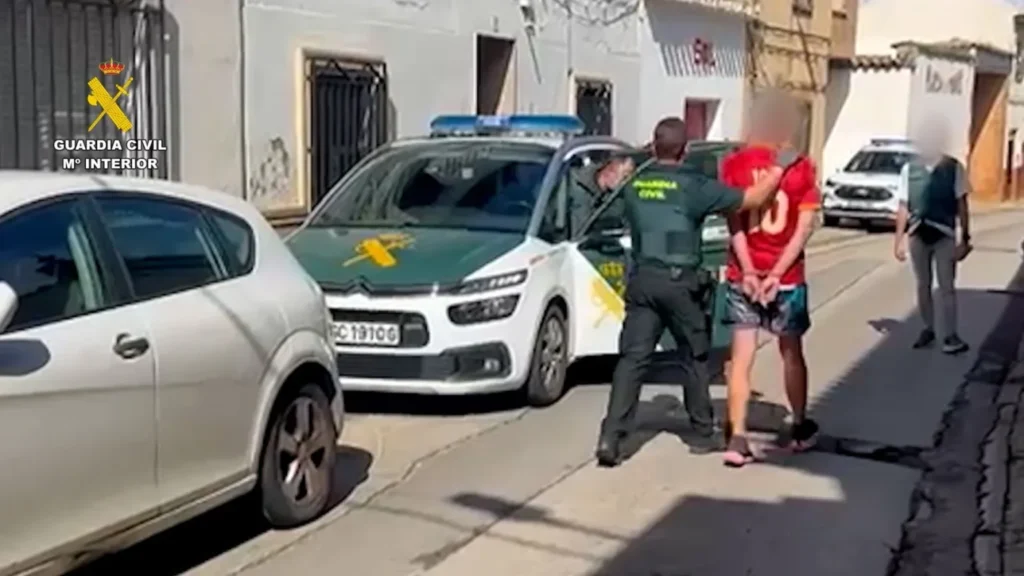 Detenida una madre y sus dos hijos por estafar con alquileres falsos en Torrevieja