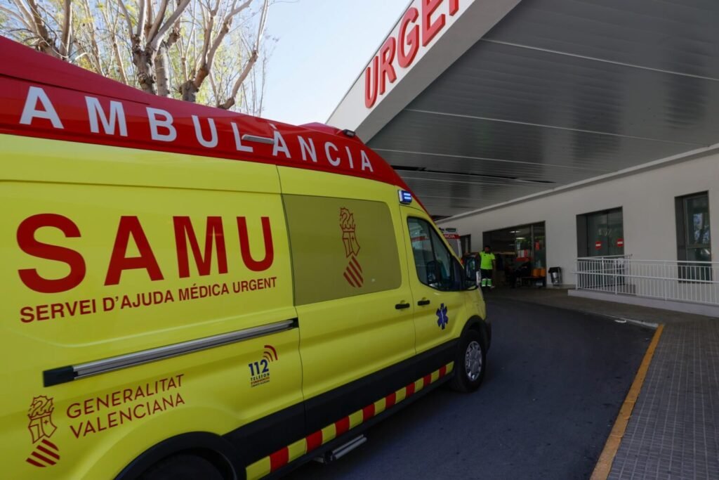 Dos vecinas salvan la vida de una joven de 18 años que se lanzó desde un tercer piso en Alicante al amortiguar su caída con un colchón