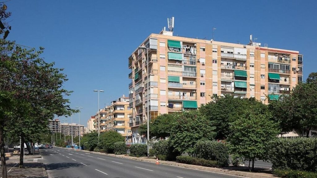 Alicante, una ciudad a dos velocidades: 13.223 euros de diferencia entre sus barrios más ricos y pobres