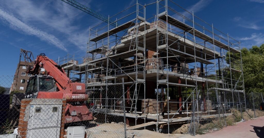 La construcción en Alicante exige eliminar el IVA de la vivienda social para abaratar su precio