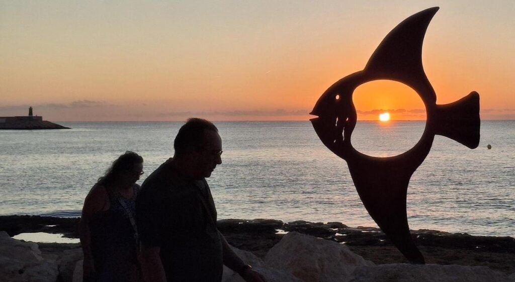Alicante pierde la luz: el cambio de hora adelanta el anochecer y encoge las tardes
